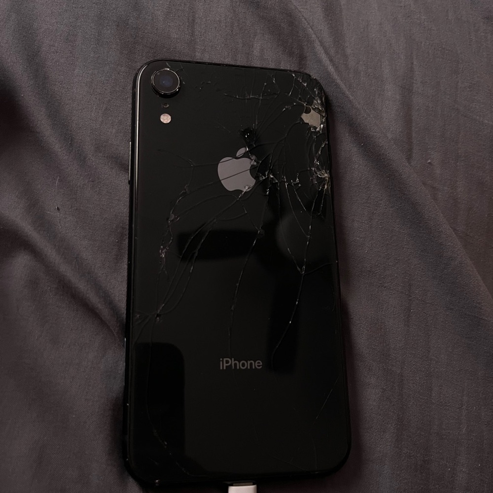 Used Iphone Xr Black!! Straightalk is the carrier!!